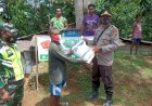 Polsek Waropko Bagikan Masker dan Salurkan Bantuan Beras kepada Warga