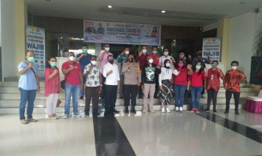 Walikota Jayapura, Meresmikan Kick Off Perdana Vaksin Covid-19 Tingkat Kota Jayapura