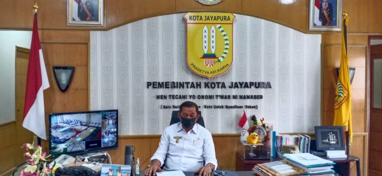 Wakil Walikota Jayapura, Rustan Saru ketika diwawancarai oleh Reporter Rmol Papua di ruang kerjanya. Rabu (13/1)