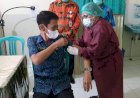 Wabup Sularso Jadi Orang Pertama di Merauke Penerima Vaksin Covid-19