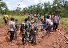 Jalan Menuju Jagebob Rusak Parah,  TNI Polri Bersinergitas Membuat Jalan Rel Dari Kayu