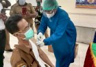 Kadis Kesehatan kabupaten Boven Digoel Divaksin