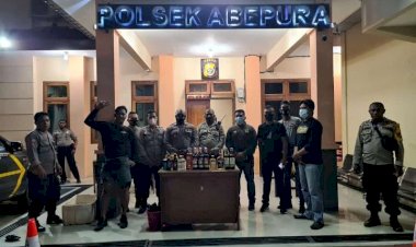 Gelar Patroli Malam, Polsek Abepura Amankan Penjual Miras Ilegal