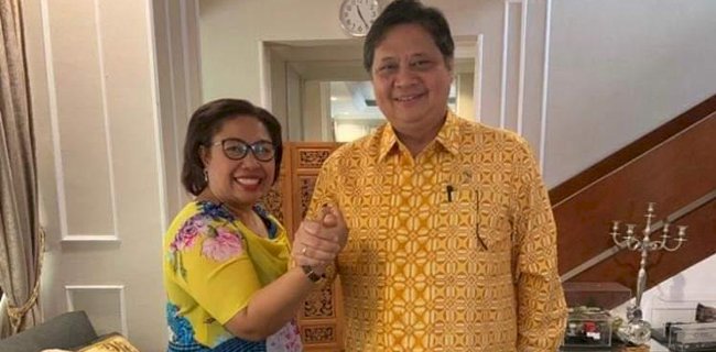 Ketua Partai Golkar Kabupaten Raja Ampat, Selviana Wanma bersama Ketua Umum DPP Partai Golkar Airlangga Hartarto/Net