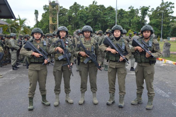 Polwan pasukan khusus yang ditugaskan ke Papua