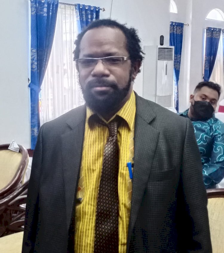 Ketua DPRD Kabupaten Nduga, Ikabus Gwijangge saat di Wawancarai Reporter RMOL Papua.