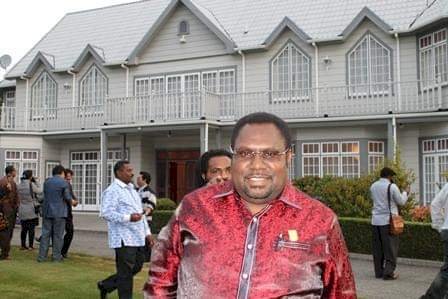 Kenius Kogoya berikan Ucapan selamat atas dilantiknya pengurus KKM Bone dan Pengurus KKP Bone Papua.