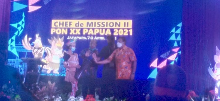 Ketua harian PB PON XX Papua Yunus Wonda menutup CdM Meeting II PON XX Papua