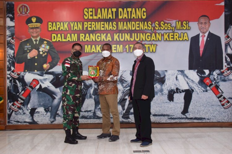 Brigjen TNI Bagun Nawoko menerima Kunjungan Kerja Bapak Yan Permenas Mandenas, anggota Komisi I  DPR RI 