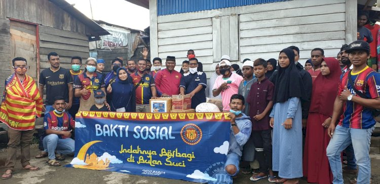 Komunitas Indobarca Chapter Merauke Saat Foto Bersama Komunitas Muslim Papua. 