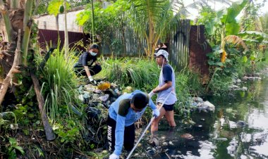 Sebagai Bentuk Edukasi, HMS Unmus Lakukan Pembersihan Drainase Secara Berkala