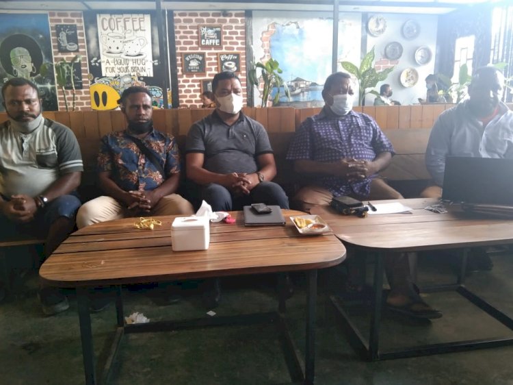 Kualisi Rakyat Papua (KRP) Saat Lakukan Jumpa Perss Bersama Awak Media.