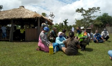 Antusias Warga Kampung Erambu dan Toray dalam Mengikuti Serbuan Vaksinasi