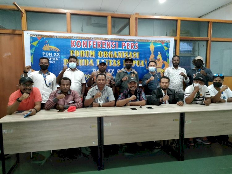 Ket: Forum Pemuda Lintas Papua yang terdiri dari pimpinan-pimpinan OKP saat foto bersama