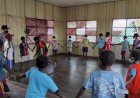 Anak-Anak Asmat Mendapat Edukasi Melalui Program Si-Ipar