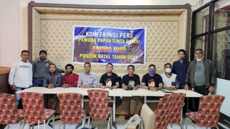 Kolaborasi Pemuda Papua cinta saat menggelar jumpa pers