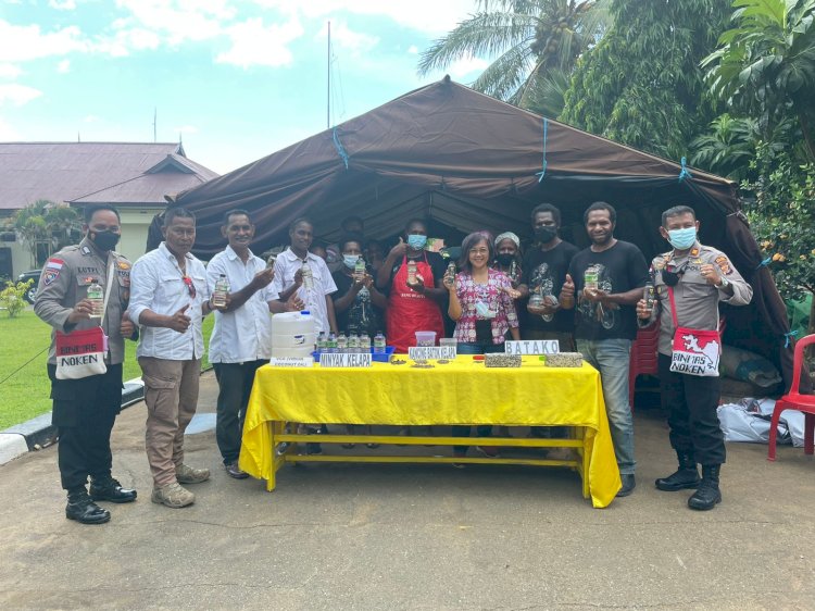 Foto bersama Kapolres Merauke AKBP Untung Sangaji