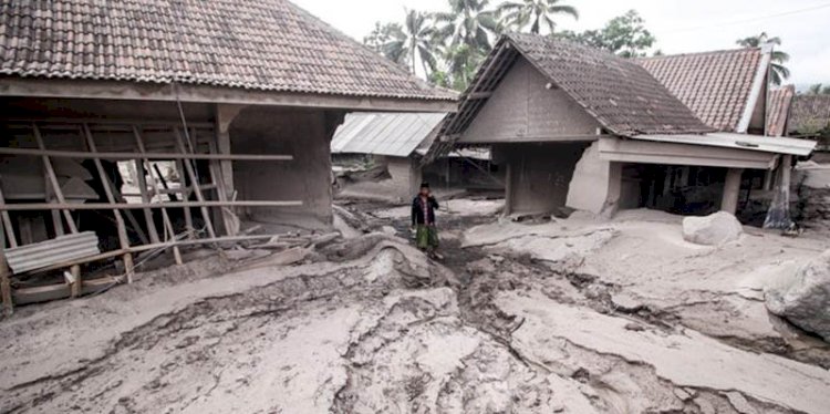 Pemukiman warga yang terdampak letusan Gunung Semeru/Net