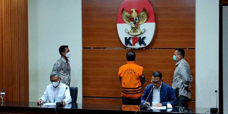 Direktur Penyidikan, Setyo Budiyanto (kemeja putih) saat umumkan tersangka baru terkait dugaan suap pajak/RMOL