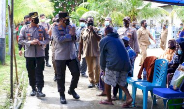 Agenda Kerja 2022, Kapolda Papua Barat Kunjungi Kampung Dabatan Pantau Vaksinasi