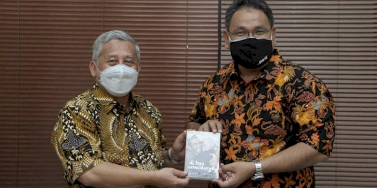 Ketua Dewan Pers M. Nuh (kiri) dan Ketua Umum JMSI Teguh Santosa di sela verifikasi faktual JMSI Jawa Timur, Maret 2021./RMO
