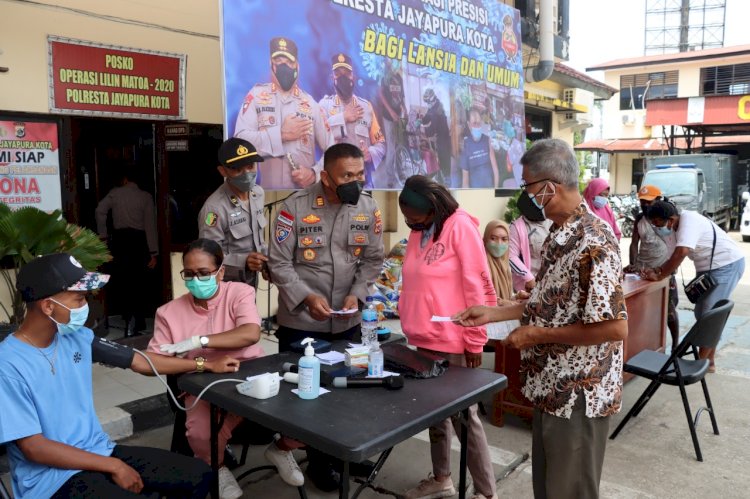 Aktifitas Vaksinasi Gerai Polresta untuk Lansia.