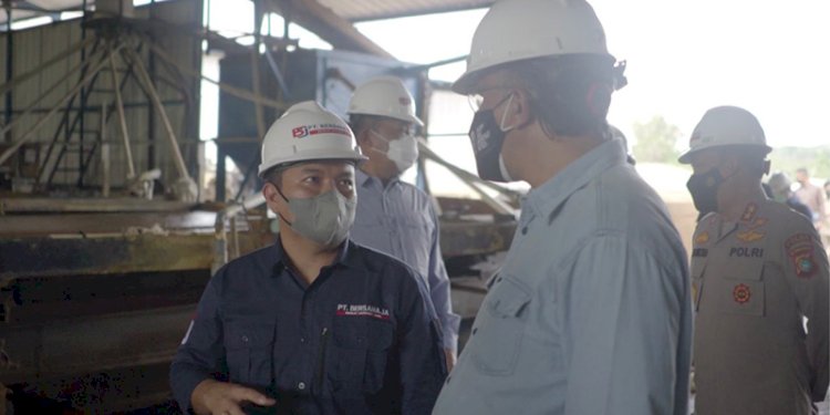 Dirjen Minerba Kementerian ESDM Ridwan Djamaluddin saat mengunjungi PT Bersahaja/Net