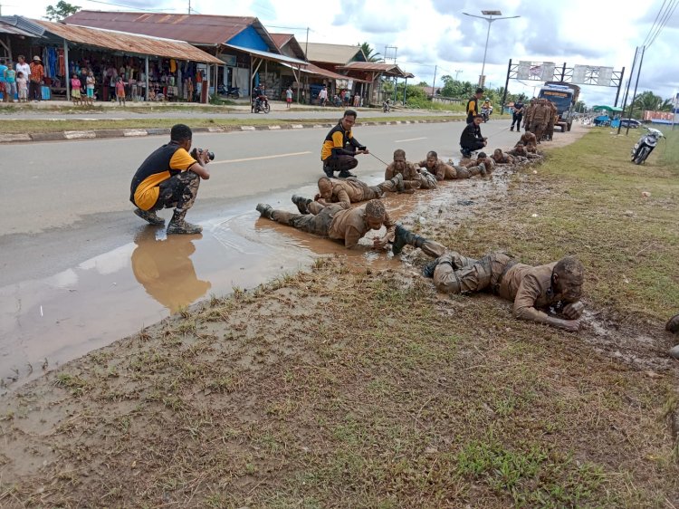 Bintara Remaja Baru Sedang Pengenalan Medan serta Latihan Fisik