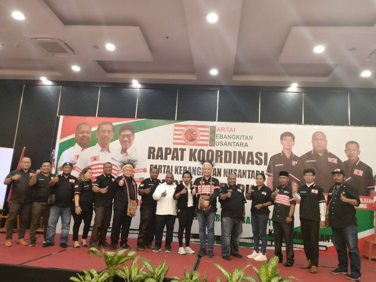 Sesi foto bersama Pengurus Pimpinan Daerah PKN Papua/RMOLPAPUA