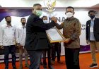 Raih Indeks Kebebasan Pers Tertinggi di Indonesia, JMSI Beri Gubernur Kepri Penghargaan