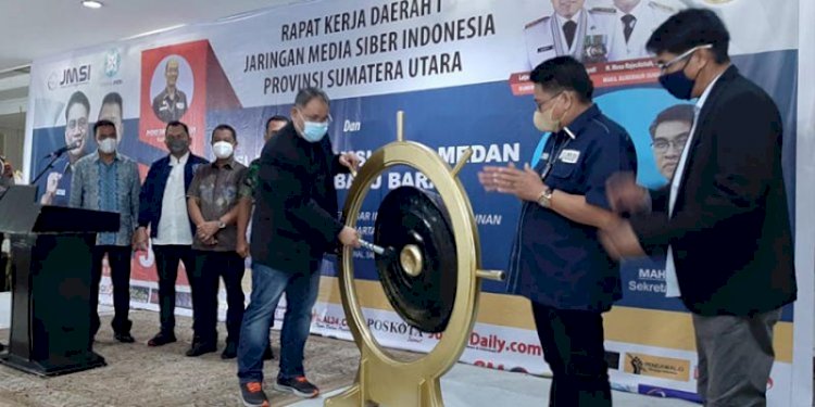 Ketua Umum Jaringan Media Siber Indonesia (JMSI), Teguh Santosa membuka Rakerda JMSI Sumatera Utara di Hotel Danau Toba Medan/RMOLSumut