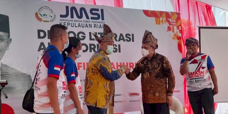 Ketua Komisi Pemberantasan Korupsi (KPK), Firli Bahuri bersama Ketua Umum Jaringan Media Siber Indonesia (JMSI), Teguh Santosa di Kota Batam, Kepri/RMOL