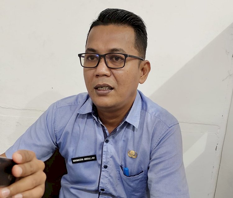 Kabag Umum Setda Boven Digoel Mahmudin Abdullah saat diwawancarai