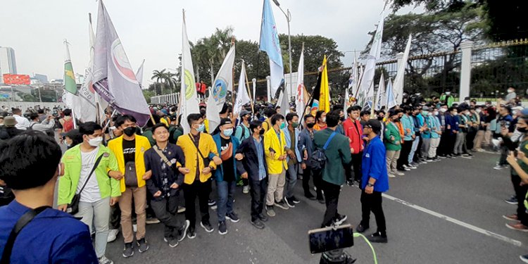 BEM SI saat aksi di depan gedung DPR RI/RMOL