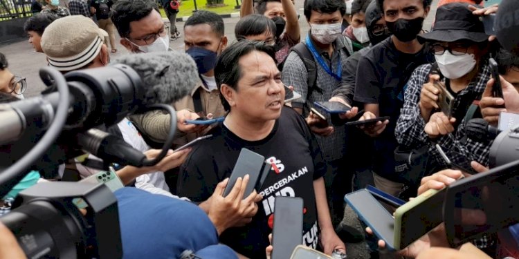 Ade Armando di tengah massa aksi BEM SI 11 April lalu/RMOL