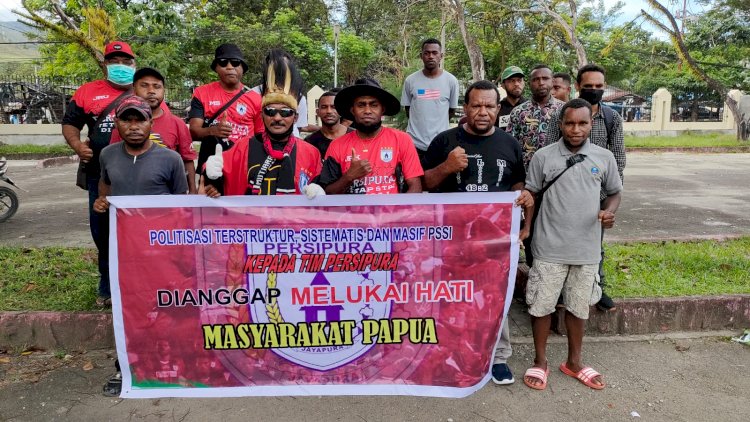 Pedukung Setua  Persipura Jayapura 