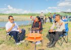 Rombongan Partai Nasdem Berkunjung Ke Tambak Ikan Milik Kapolres, Mancing Ikan Sampai Berbincang Di Podcast