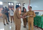 Menata Birokrasi Mappi, Michael Gomar Serahkan SK Plt Kadis Pendidikan Baru 