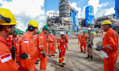 Kementerian ESDM dan SKK Migas memastikan penyelesaian Proyek Strategis Nasional Kilang LNG Tangguh Train 3