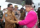 Tiba Di Mappi, Uskup Petrus C. Mandagi Di Sambut PJ Bupati dan Forkopimda