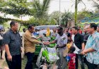 Penuhi Janjinya, Anggota DPR Partai Nasdem Berikan Motor Roda Tiga Untuk Masyarakat Asmat Di Merauke