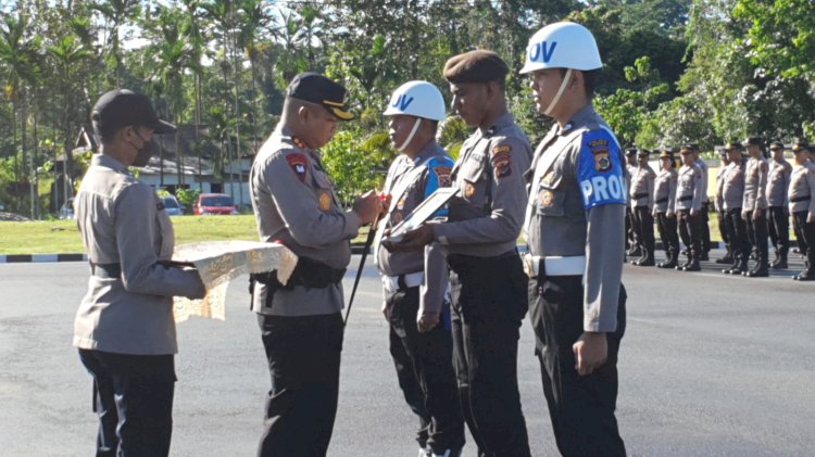 Upacara pemberhentian tidak dengan hormat (PTDH)