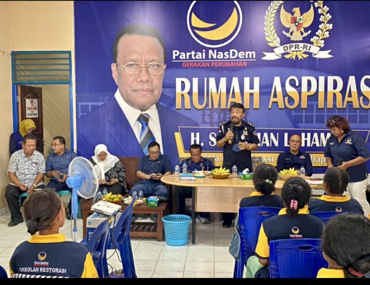 Gubernur Akademi Bela Negara (ABN) Nasdem yang juga Anggota Majelis Tinggi Partai Nasdem, Mayor Jenderal TNI (Purn) IGK Manila  saat membawakan materi di Sekolah Restorasi