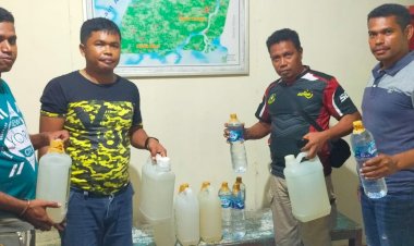 Polisi Kembali Amankan Miras Ilegal Jenis Sopi Di Dermaga Laut Ilwayab Merauke