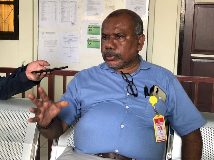 Penasihat Hukum Oknum Pejabat Sat Pol PP Papua Barat berinisial OM, Yan Christian Warinussy