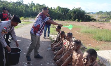 10 Personil Baru di Polres Boven Digoel Laksanakan Orientasi Medan dan Penyiraman Air Kembang