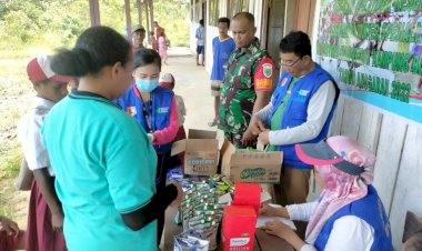 Babinsa Tanah Merah/BVD Dampingi Pelayanan Kesehatan Bergerak