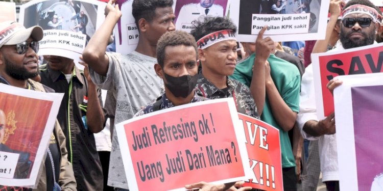 Forum Mahasiswa Peduli Pembangunan Tanah Papua menggelar demo di Patung Arjuna Wiwaha, Jakarta Pusat/Ist