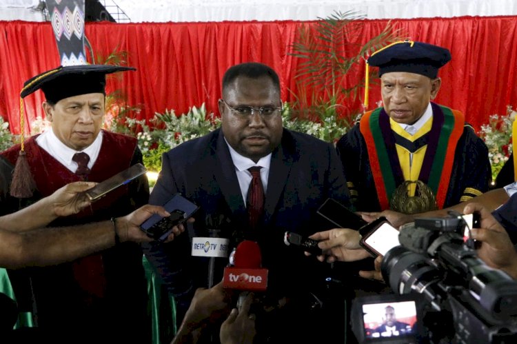 Ketua Umum KONI Provinsi Papua, Kenius Kogoya