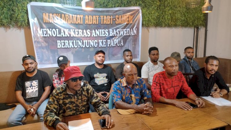Sejumlah Tokoh Pemuda adat Tabi-Saireri saat lakukan jumpa pers terkait penolakan kunjungan Anis Baswedan di tanah papua